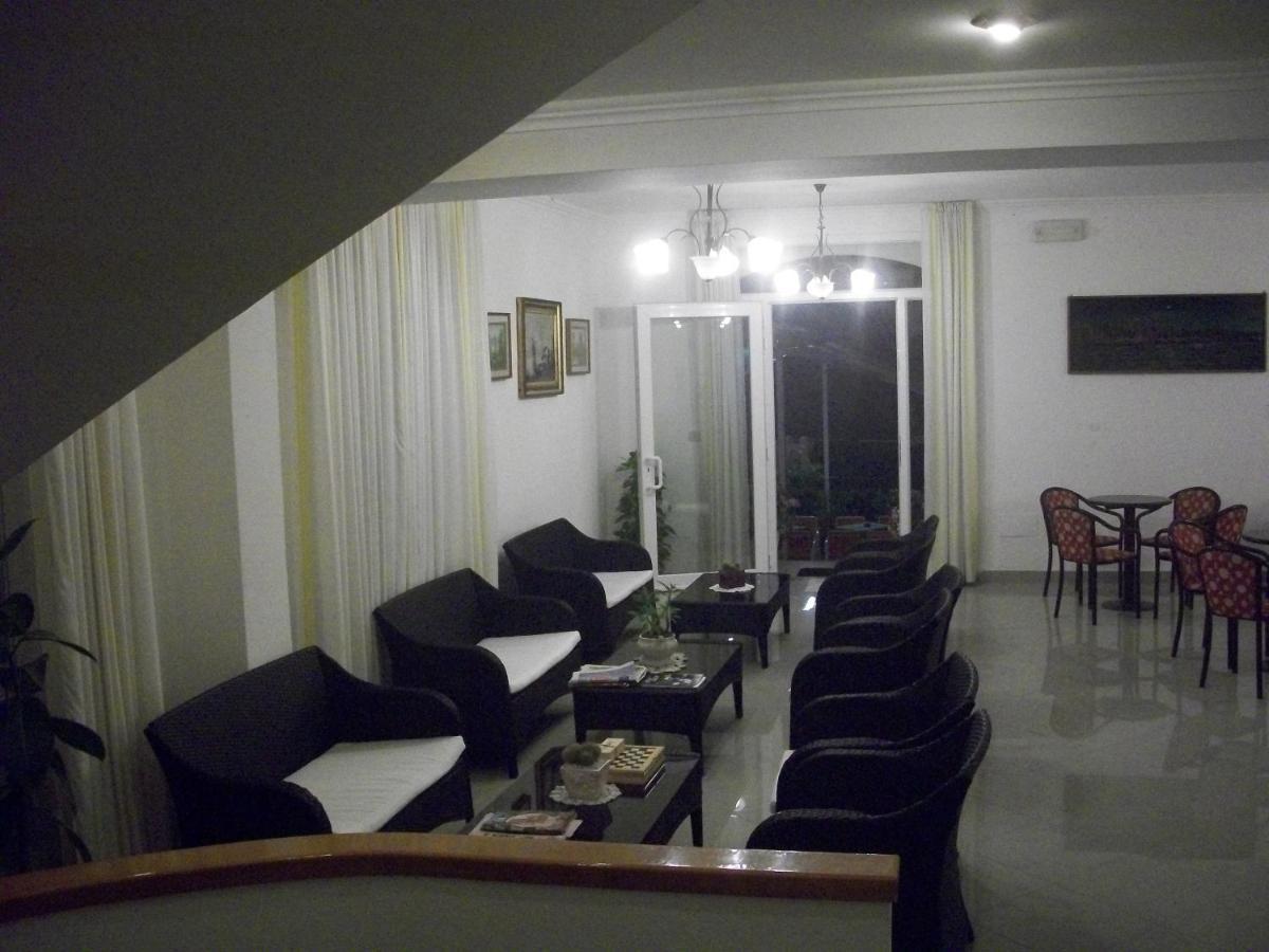 Hotel Liliana Ρίμινι Εξωτερικό φωτογραφία