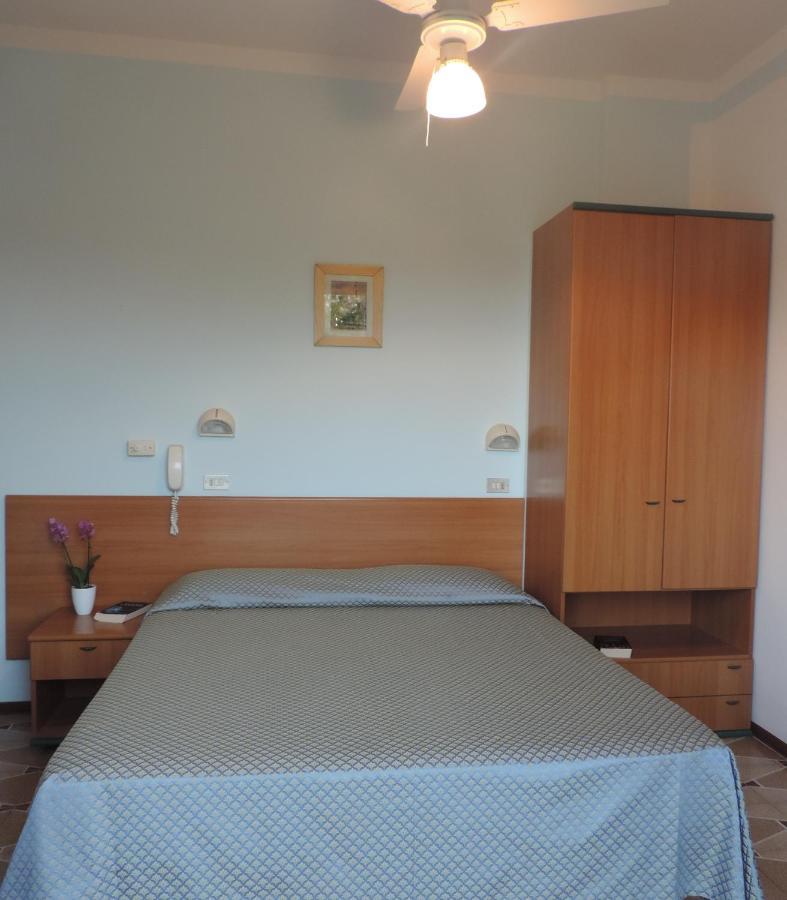 Hotel Liliana Ρίμινι Εξωτερικό φωτογραφία