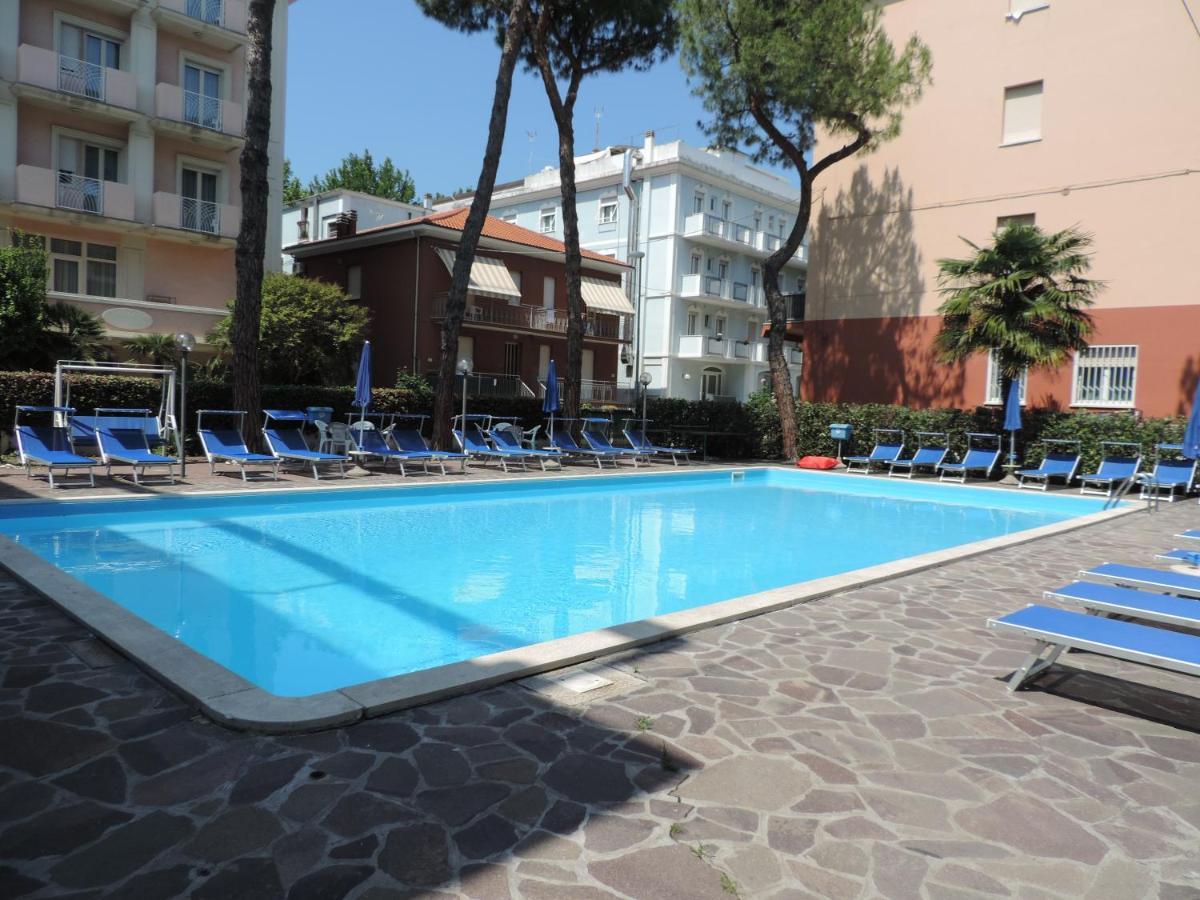 Hotel Liliana Ρίμινι Εξωτερικό φωτογραφία