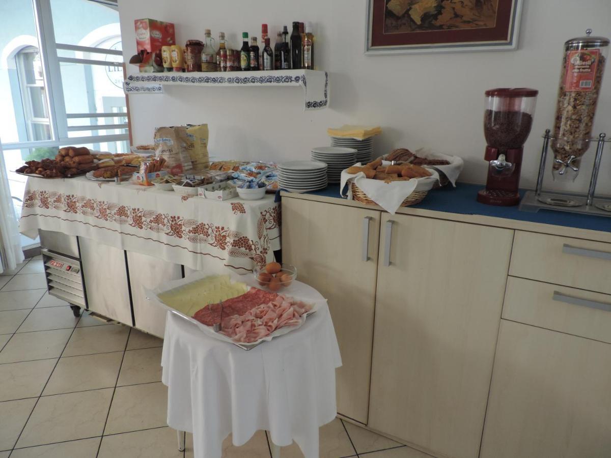 Hotel Liliana Ρίμινι Εξωτερικό φωτογραφία