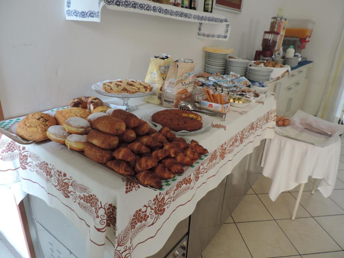Hotel Liliana Ρίμινι Εξωτερικό φωτογραφία
